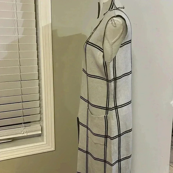 [L]Tahari Long Tunic  Sweater with front Slit - Picture 5 of 8